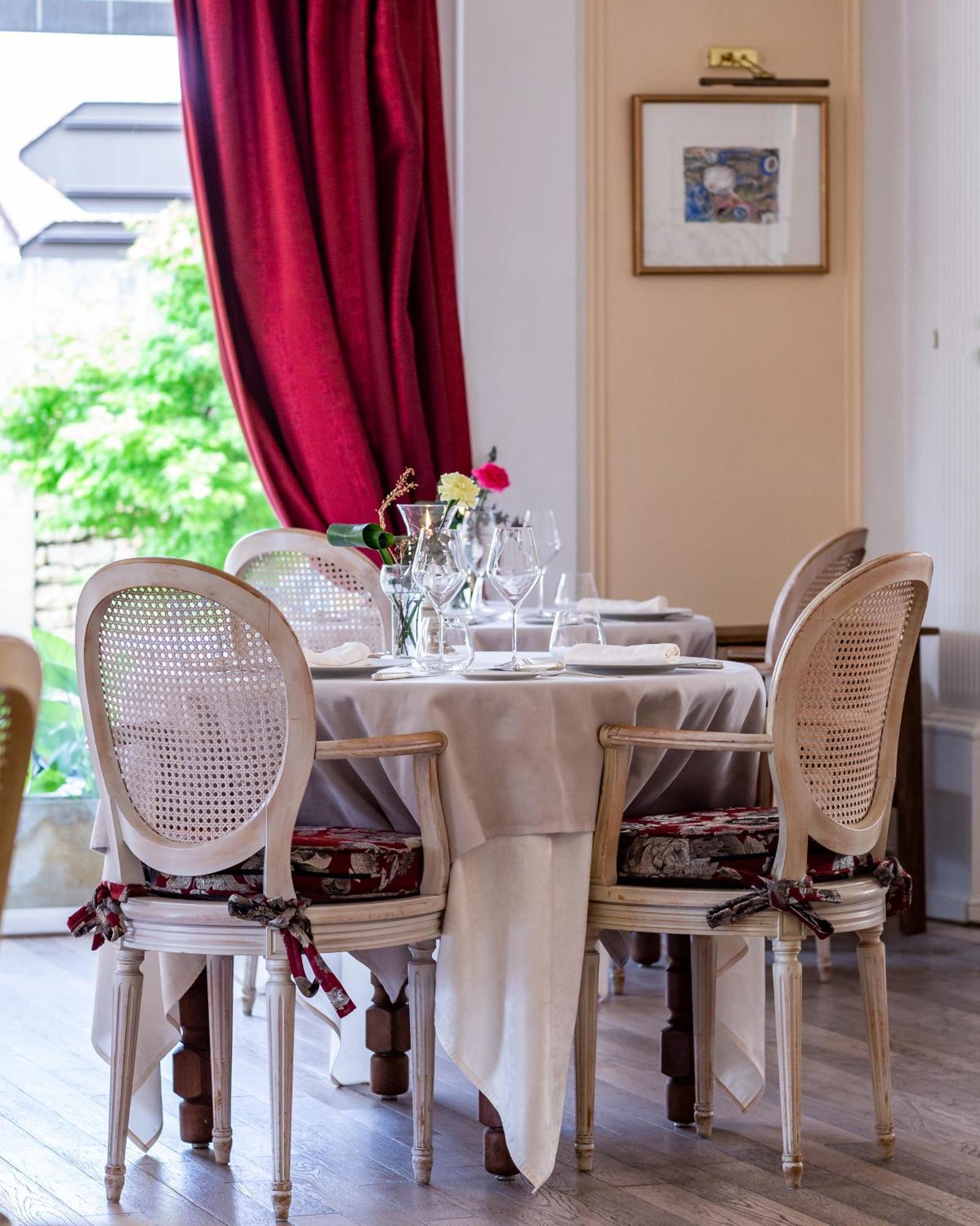Hotel Restaurant Le Centenaire Les Eyzies Exterior foto